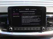 Kia Stonic 1.0 T-GDi MHEV DynamicPlusLine | Stuur-/stoelverwarming | Camera | Cruise adapt. | Clima | LED | Navi | 16' LM | Automaat |