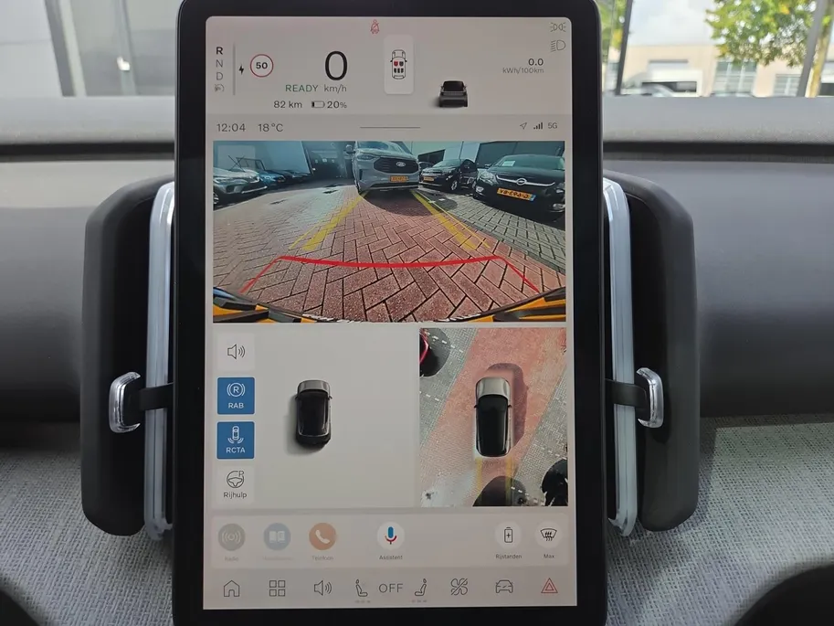 Volvo EX30 Single Motor Extended Range Ultra 69 kWh | Zeer compleet | Panoramadak | Harman Kardon Audio | 360 graden camera | Stoel & stuurverwarming | Bovag garantie | NAP