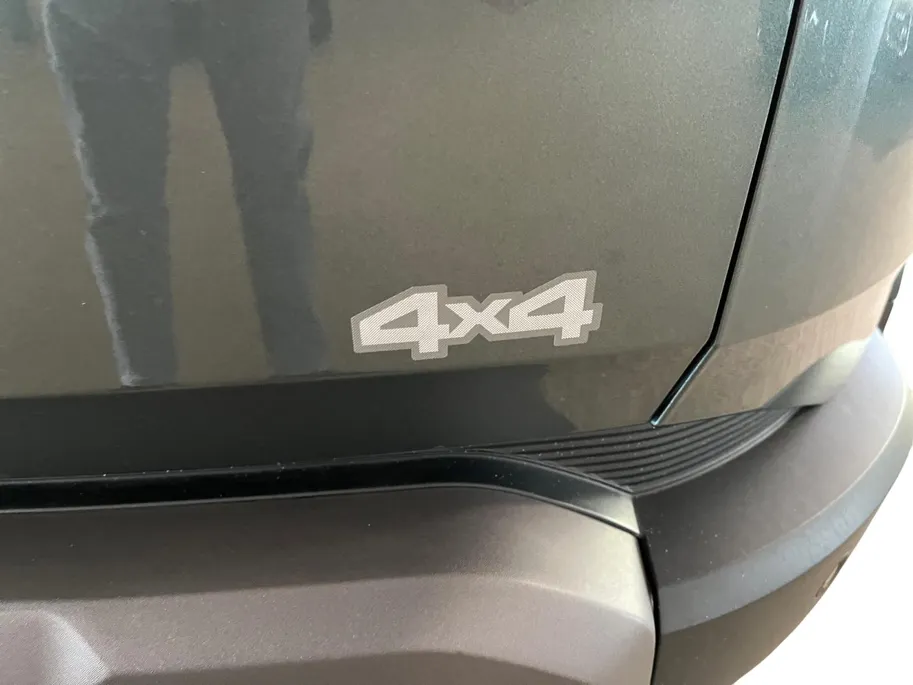Dacia Duster 1.2 TCe 130 mild hybrid 4x4 Extreme Betreft demonstratie auto vraag naar de actuele kilometerstand en beschikbaarheid