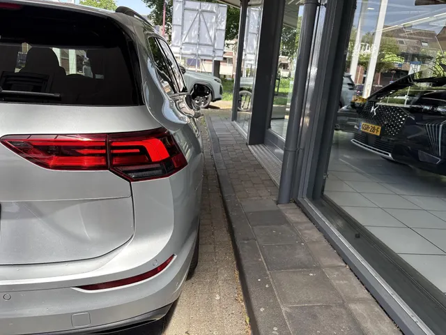 Volkswagen Golf Variant TSI 110pk Life Business