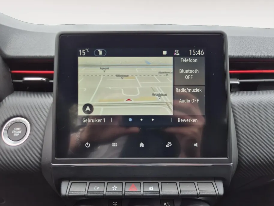 Renault Clio 1.6 E-Tech Hybrid 140 R.S. Line | Cruise Control | Climate Control | Navigatie | Camera | Sportstoelen | LM Velgen |