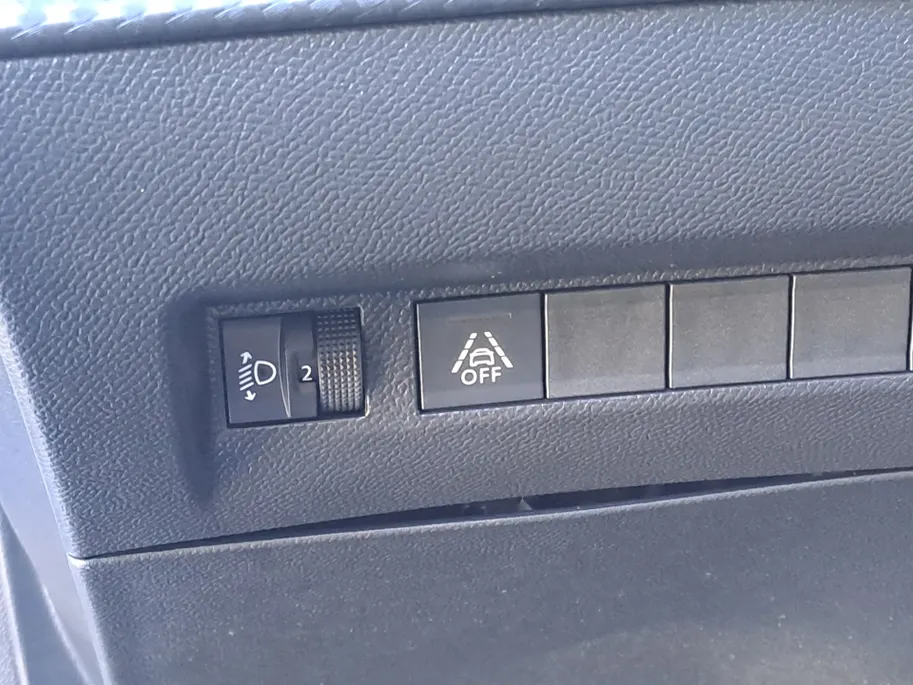 Peugeot e-208 EV Active Pack 50 kWh | Cruise control | Navigatiesysteem | Keyless start | DAB | LM Velgen | 100% Elektrisch | SOH 95,6 %