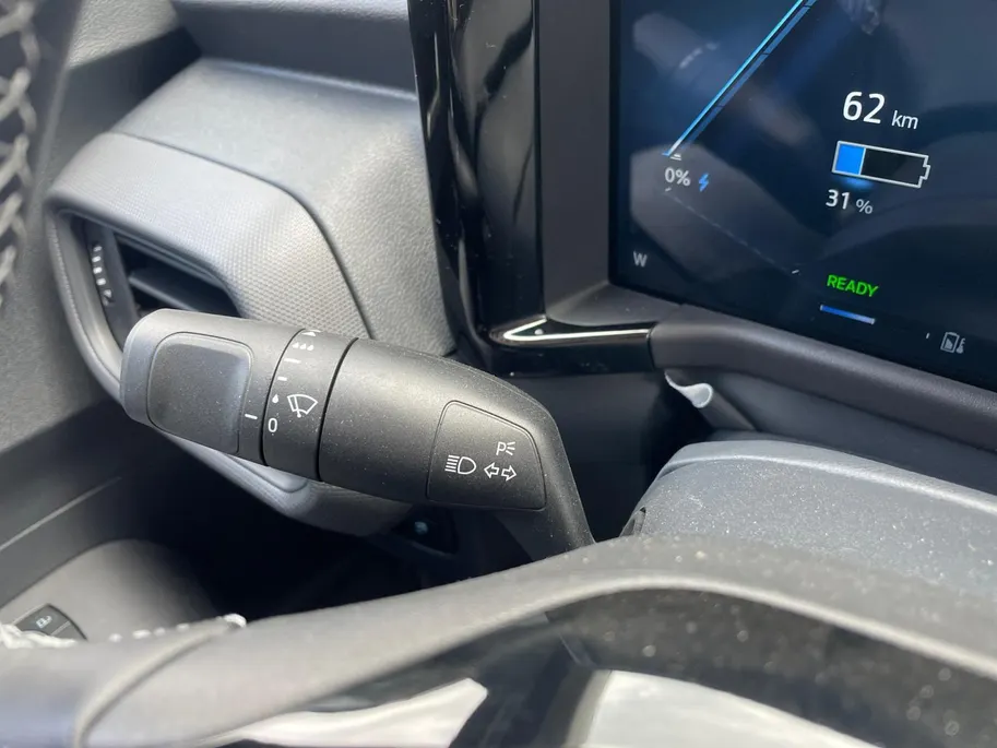 Ford E-Transit Courier Limited 44 kWh | 0,99% rente op financial lease| Trekhaak | Driver Assistance Pack | Climate Control |