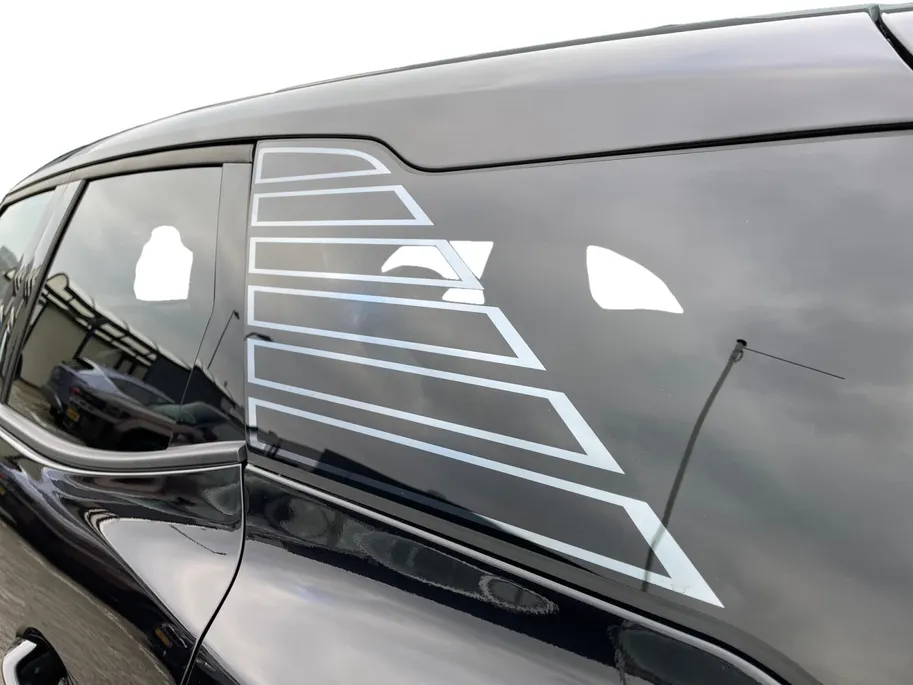 Ford Explorer Premium Extended Range RWD 77 kWh | Full Option | Black uitvoering | Trekhaak | Dealer onderhouden | AGR stoelen 12-wegs verstelbaar 21 inch wielen | Panoramadak | 1e eigenaar |