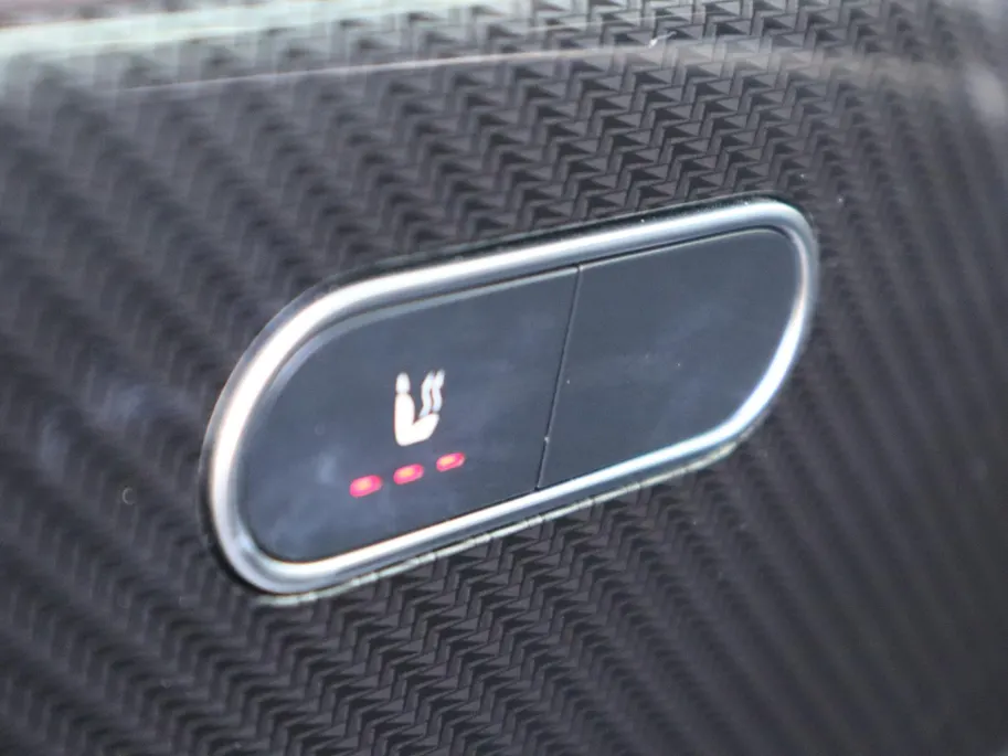 Mercedes-Benz GLA 250 e AMG Line l Stoelverwarming l Achteruitrij camera l Ambiente lichtpakket