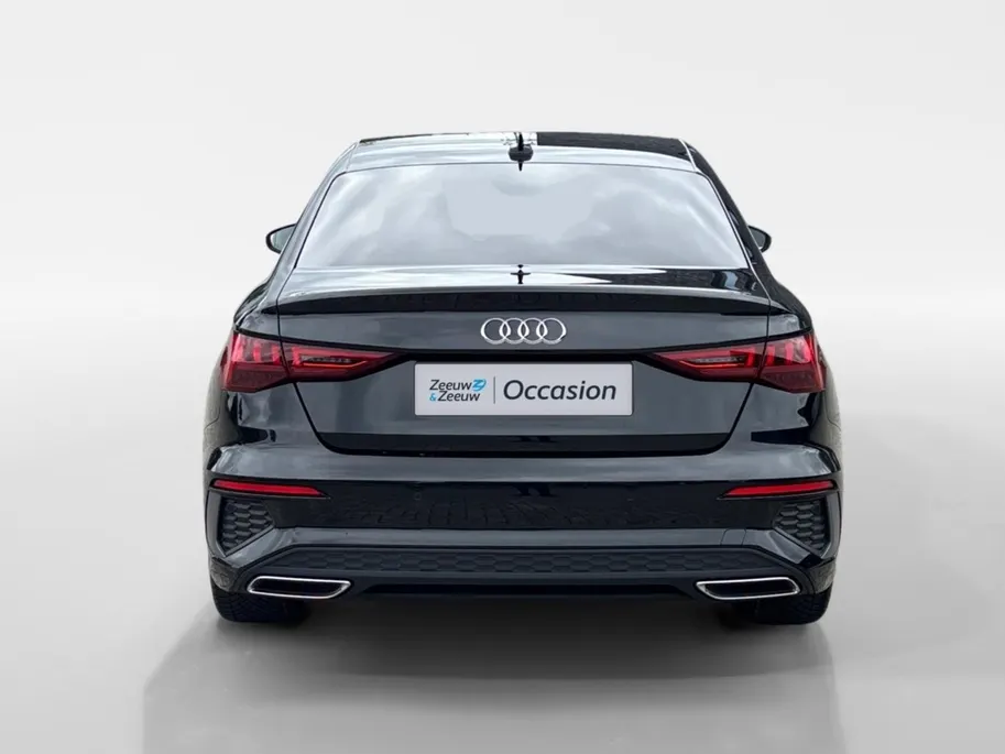 Audi A3 Limousine 110PK 30 TFSI S Edition Automaat | 1e eigenaar | Virtual Cockpit | Navi | Armsteun | Cruise Control | Zwarte Lichtmetalen Velgen | Apple CarPlay/Android Auto | Full LED koplampen | Keyless Entry |
