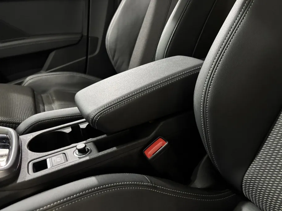 Audi A3 Limousine 110PK 30 TFSI S Edition Automaat | 1e eigenaar | Virtual Cockpit | Navi | Armsteun | Cruise Control | Zwarte Lichtmetalen Velgen | Apple CarPlay/Android Auto | Full LED koplampen | Keyless Entry |