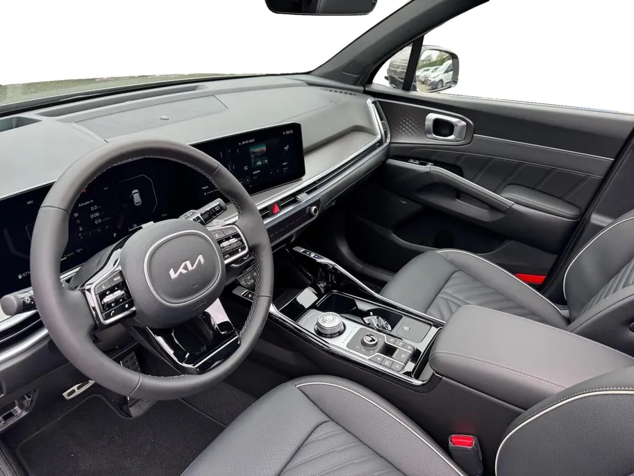 Kia Sorento 1.6 T-GDi Plug-in Hybrid 4WD ExecutiveLine 7p | Bel voor info | 253 pk | Head-up display | Nu €3000 Inruilpremie!