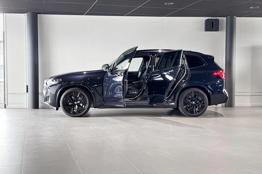 BMW iX3 High Executive 80 kWh
