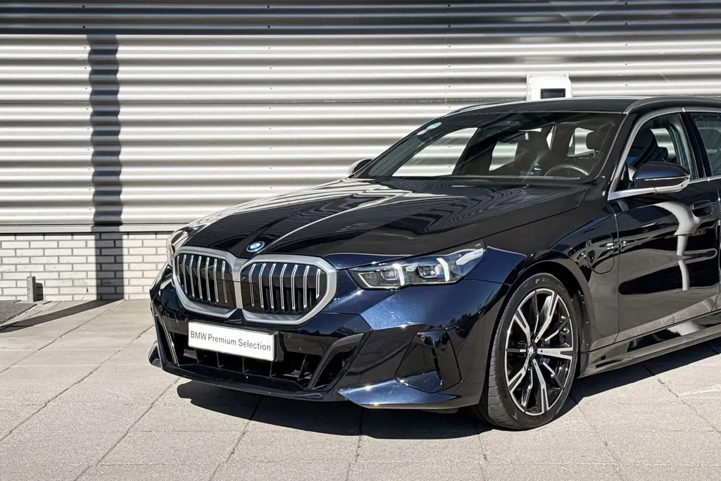 BMW 5 Serie Touring 550e xDrive