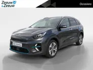 Kia e-Niro DynamicPlusLine 64 kWh | *1E EIGENAAR | FABRIEKSGARANTIE | SCHUIF- KANTELDAK | APPLE CARPLAY/ ANDROID AUTO | NAVI | CAMERA | STUUR/ STOELVERWARMING | STOF/ LEDER | ETC…