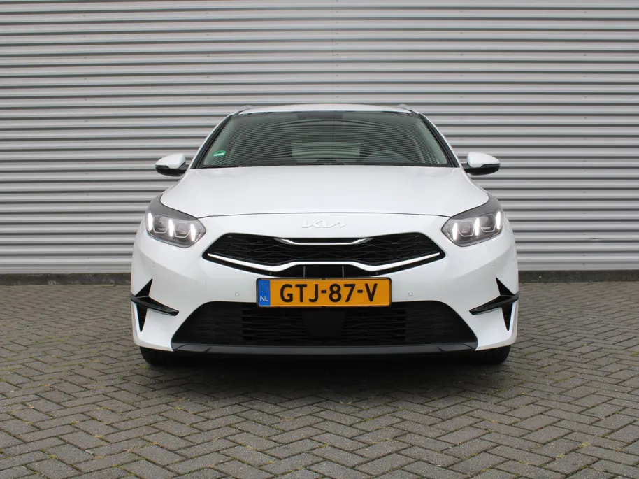 Kia Ceed Sportswagon 1.5 T-GDi DynamicPlusLine | Stoel- & stuurverwarming | Camera | Clima | Cruise adapt. | LED | Navi | Elek. achterklep | 16' LM |