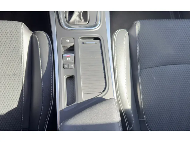 Renault Mégane 1.2 TCe 130 EDC ( automaat ) Bose | Half leder | Climat | Camera | Navigatie | Cruise |