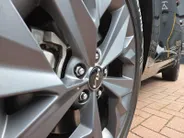 Kia Sportage 1.6 T-GDi Hybrid Dark Edition | Camera | Carplay | Cruise Control Adaptief | Stoelverwarming voor en achter | Full Option |Trekhaak| Fabrieksgarantie t/m 5-2031 |