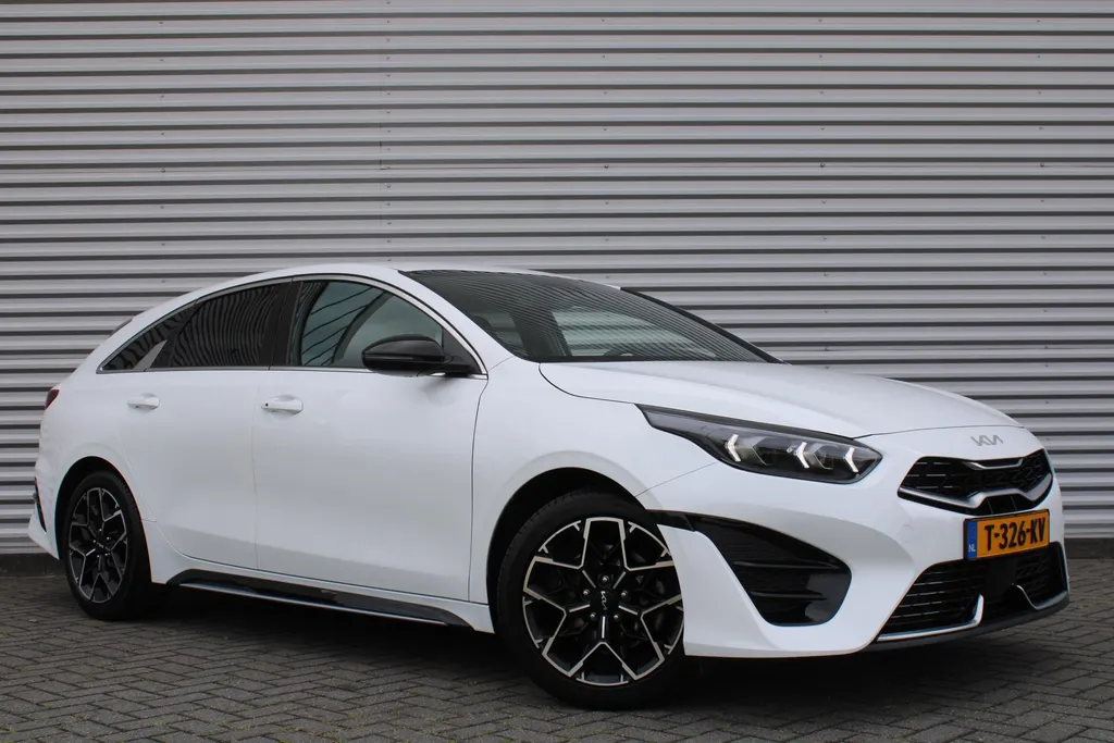 Kia ProCeed 1.5 T-GDi DCT7 GT-Line | BTW Auto | Automaat | Trekhaak | Verwarmde sportstoelen | Camera | Dodehoek detectie | Telefoonlader | LED |