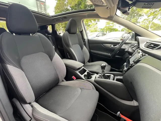 Nissan QASHQAI 1.2 N-Connecta | NAVIGATIE | PANORAMA DAK | 360 CAMERA | 18 INCH | CRUISE CONTROL | CLIMATE CONTROL |