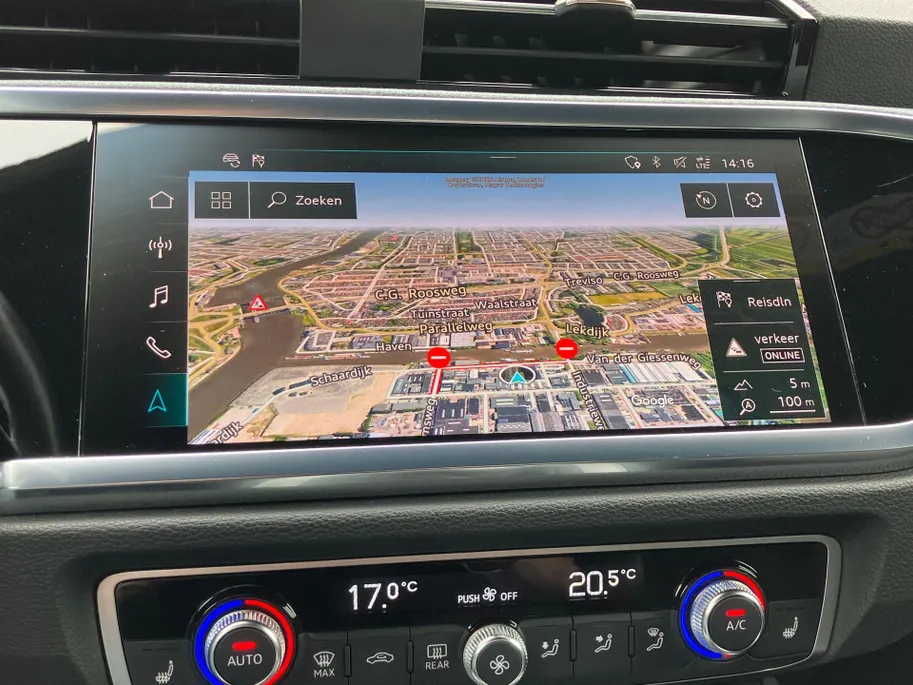 Audi Q3 Sportback 45 TFSI quattro 230pk S Edition · Panoramadak · Trekhaak · Apple/Android Car Play · Camera · Stoelverwarming · Adaptive Cruise Control ·