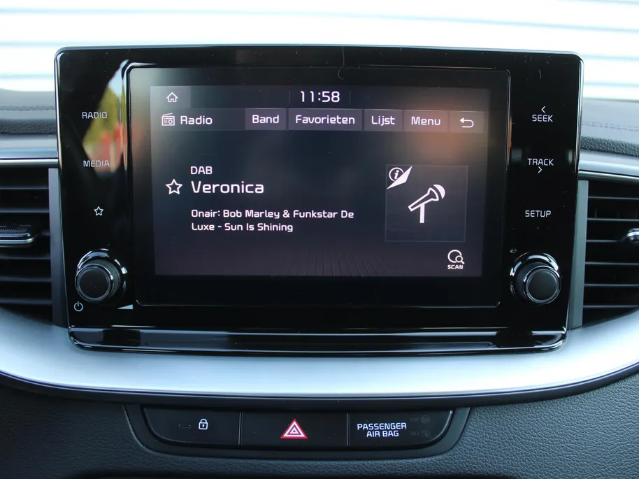 Kia XCeed 1.5 T-GDI MHEV DynamicLine | Android Auto/Apple Carplay | Stoel-/stuurverwarming | 16' LM | Camera | Zeer weinig km |