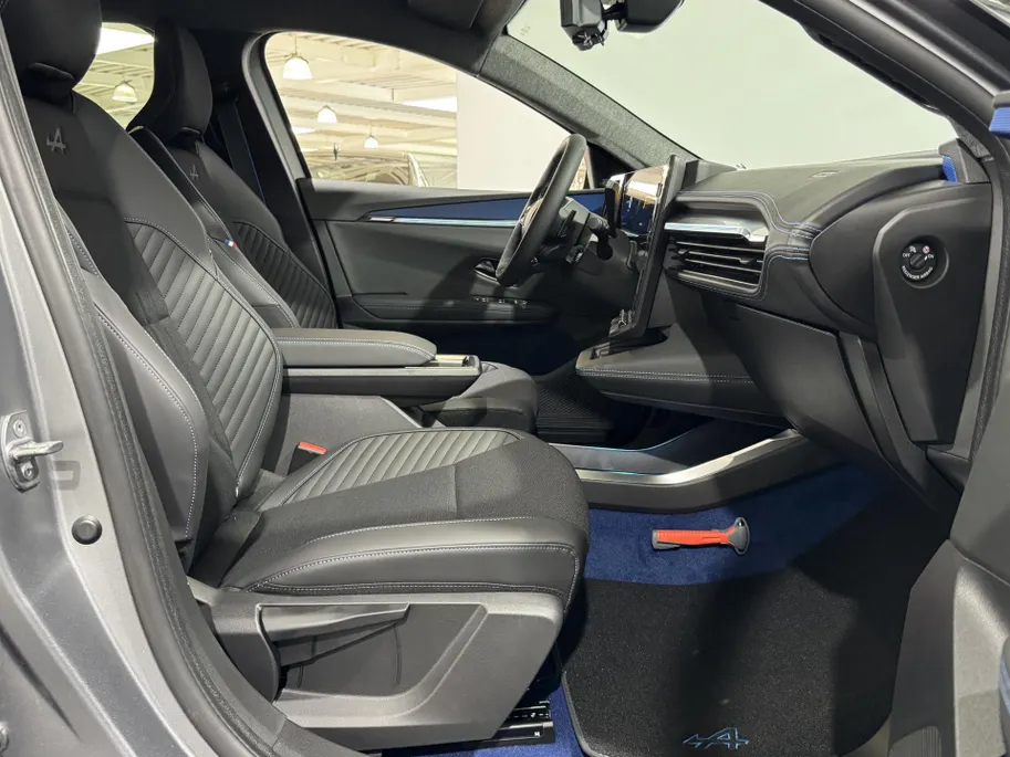 Renault Scénic E-Tech EV87 long range Esprit Alpine Automaat | DEMO - 17% Bijtelling | 360 Camera | Digital Cockpit | Elektrische Achterklep | Adaptive Cruise Control | Apple CarPlay/Android Auto |