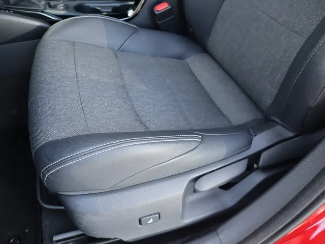 Toyota Corolla Touring Sports 1.8 Hybrid Dynamic Trekhaak | All Seasons | Carplay | Stoelverwarming