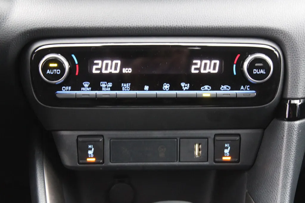 Mazda 2 Hybrid 1.5 Agile Comfort pakket | Airco | Cruise | Apple Carplay | Android Auto | Camera | 15' LM |