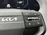 Kia EV6 Light Edition 63 kWh | Demo | Navi | Clima | Adaptieve Cruise | Camera | Stuur-/Stoelverwarming | Privacy Glass | Apple Carplay | Android Auto