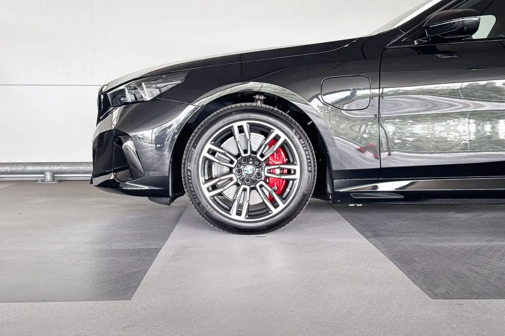 BMW 5 Serie Touring 550e xDrive