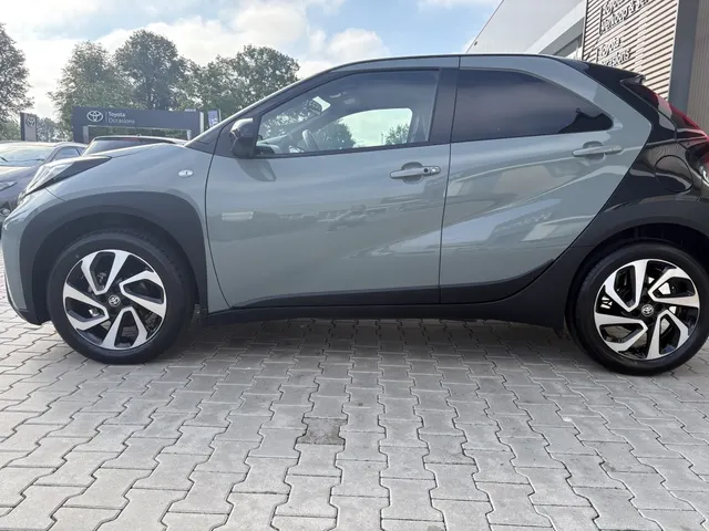 Toyota Aygo X 1.0 VVT-i S-CVT Pulse Bi-tone | Parkeersensoren V+A |