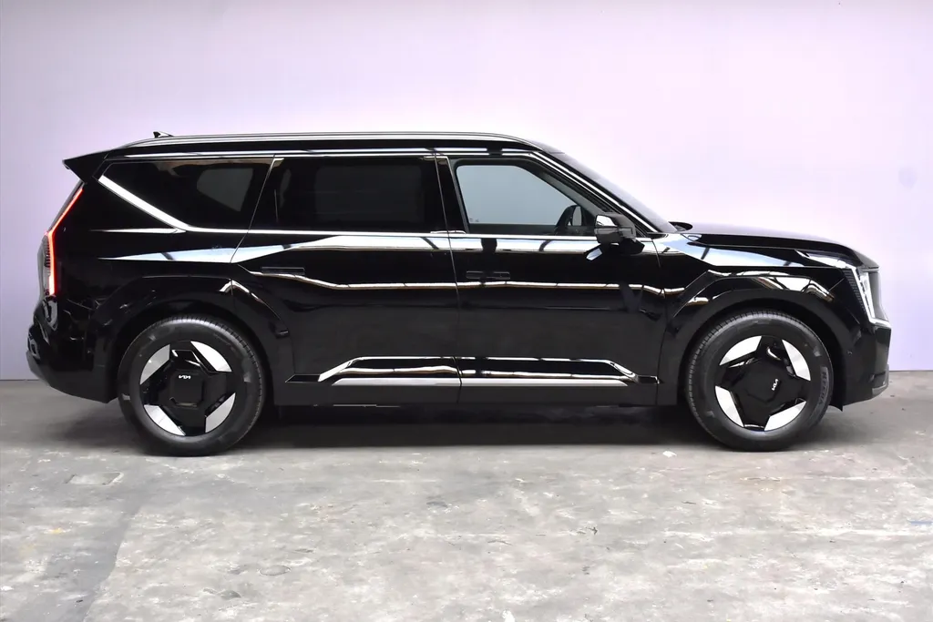 Kia EV9 99,8kWh 204pk RWD Plus NIEUW - SNEL LEVERBAAR