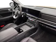 Hyundai Santa Fe 1.6 T-GDI PHEV Premium Plus 4WD 7p | Uniek Two Tone wrap Z-Signing | LED koplampen | Bose Audio | All Season banden | Lederen bekleding | NU Rijklaarprijs! Incl.12 Maanden, APK, Onderhoudsbeurt etc! Premiumpakket gratis!