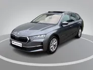 Škoda Octavia Combi 1.5TSI/150PK MHEV FL Design DSG · Panoramadak · Camera + Parkeersensoren · Apple/Android Car Play · Stoelverwarming · Garantie t/m 21-05-2029 of 60000km.