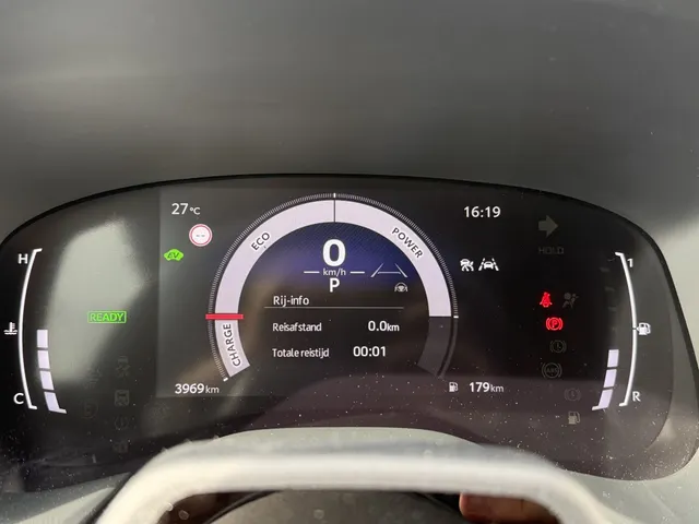 Toyota Aygo X Hybrid 115 play | LM Velgen | Stoelverwarming