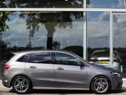 Mercedes-Benz B-Klasse 180 Business Solution AMG l Keyless l Achteruitrij camera l Stoelverwarming