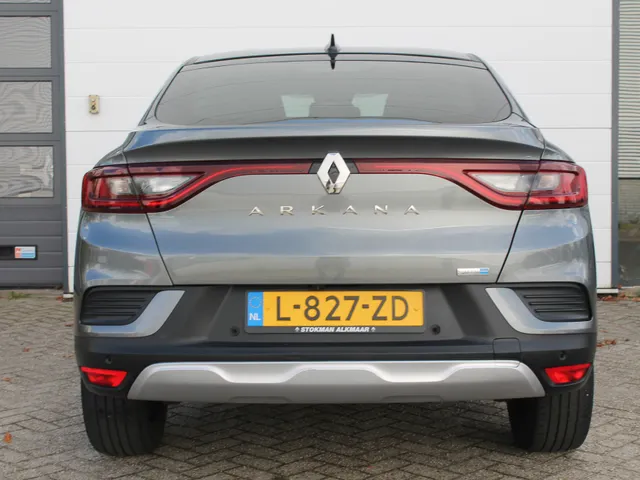 Renault Arkana 1.6 E-Tech Hybrid 145 PK Intens | Elektrisch bedienbare trekhaak | Camera achter | Bose geluid | Groot scherm | Reservewiel | Dode hoek sensoren | Adaptieve cruise controle |