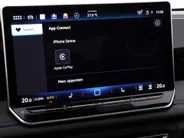 Volkswagen Tiguan 1.5eTSI/150PK R-Line Blackstyle DSG · Panoramadak · Trekhaak · Apple/Android Car Play · Camera · Garantie t/m 30-09-2030 of 100000km.