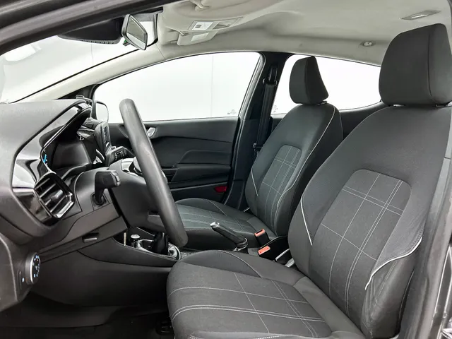 Ford Fiesta Trend 86PK | LM VELGEN | VERWARMDE VOORRUIT | PARK. SENSOREN
