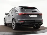Audi Q6 e-tron SQ6 quattro 100 kWh 490pk · SOH 98% · Panoramadak · 360 Camera · Inklapbare Trekhaak · Warmtepomp · Elek. Stoelen + Geheugen · Garantie t/m 06-10-2030 of 100.000km