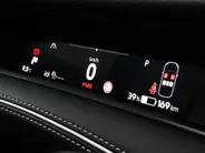 Volkswagen ID.7 Pro Limited Edition 77 kWh accu 286 pk · Achteruitrijcamera · Draadloze telefoonverbinding · LEDER INTERIEUR -