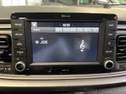 Kia Rio 1.0 TGDI ComfortPlusLine Navigator | Orginele Kilometerstand ! | Trekhaak Afneembaar 7- Polig | Apple Carplay / Android Auto | Navigatiesysteem | Parkeersensoren + Camera Achter | Airconditioning | Cruise Control