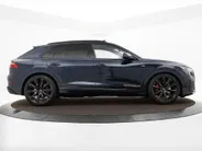 Audi Q8 55 TFSI e quattro Pro Line S 394 PK · 22' LM Velgen · Glazen panorama dak · B&O Premium 3D · Assist. plus, remote park · Stoelventilatie + Massage · Trekhaak · Servosluiting