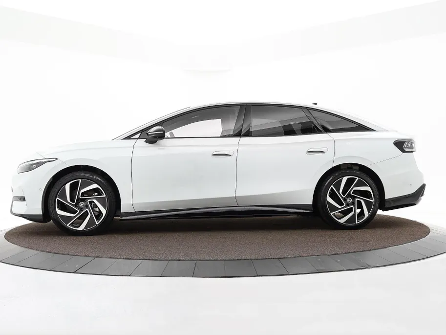Volkswagen ID.7 Pro Business 286pk 77 kWh · SOH 97,2% · 360 Camera · Head-Up · Alarm · Elek. Trekhaak · Keyless · Elek. Voorstoelen · 20'' Inch · Gratis onderhoud & APK t/m 30-01-2030 · EXTRA INRUILKORTING ·