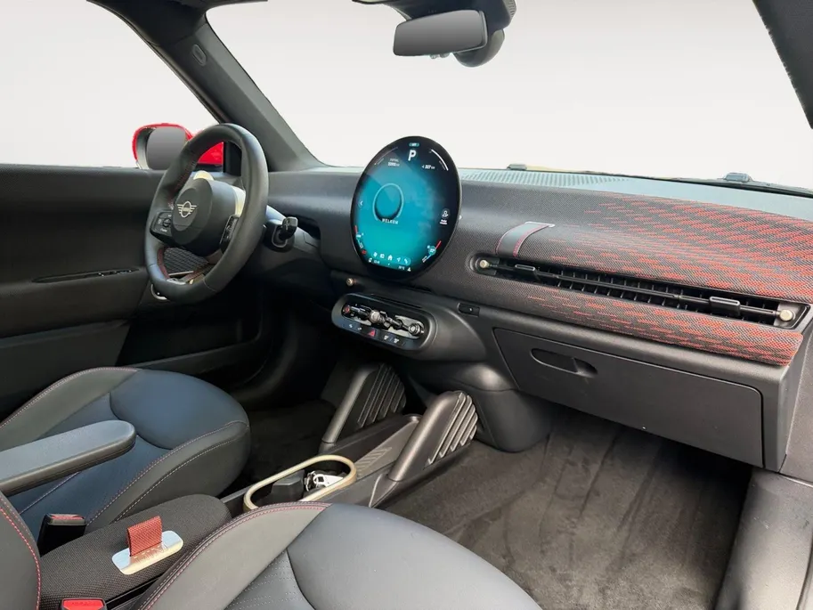 MINI 3-Deurs Cooper E John Cooper Works XL 40.7 kWh BOMVOL | Glassroof | Stoel + stuurverwarming | 360 Camera | Memory functie |
