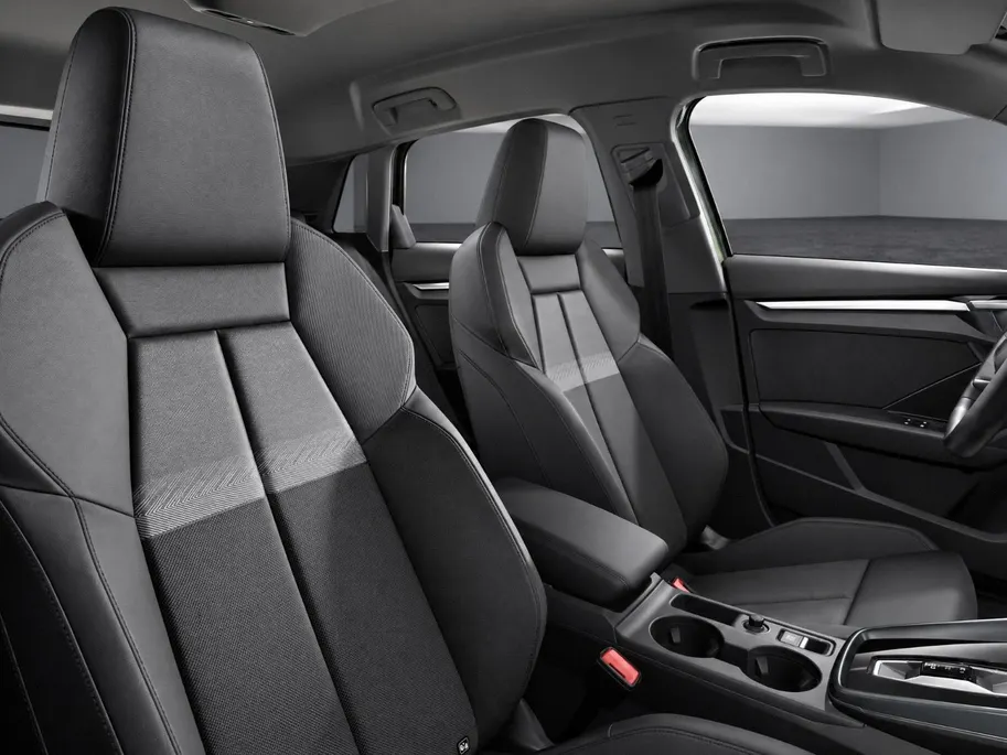 Audi A3 e-hybrid Advanced edition 204 PK · MMI experience plus · Optiekpakket zwart plus · Privacy glas