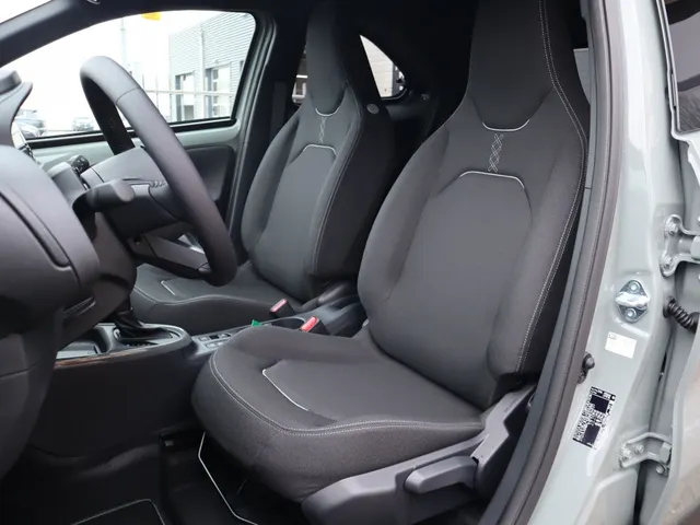 Toyota Aygo X Hybrid 115 pulse | V+A Parkeersensoren