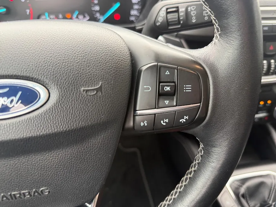 Ford Focus Wagon 1.0 EcoBoost Titanium Business | Trekhaak | HUD | Achteruitrijcamera | Winter Pack | Dodehoek detectie | Elektr. Achterklep | 12 maanden garantie! |