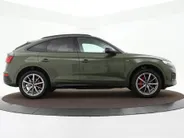 Audi Q5 Sportback 50 TFSIe 299pk S edition Competition · Camera · Inklap. Trekhaak · Matrix LED · Dodehoeksensor · Stuur- & Stoelverwarming · Elektrische stoelverstelling · Apple/Android Car Play · Garantie t/m 24-06-2030 of 100.000km