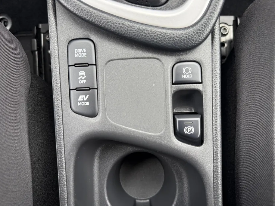 Toyota Yaris Hybrid Team D Apple/Android | Camera | Cruise control