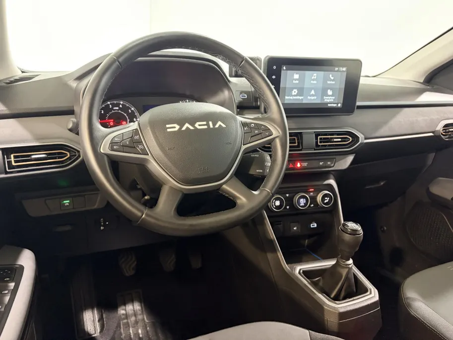 Dacia Sandero Stepway 100PK TCe ECO-G Up&Go | 1e eigenaar | Navi | Camera | Parkeersensoren | Apple CarPlay/Android Auto | Lichtmetalen Velgen | Climate Control | Cruise Control | Armsteun |