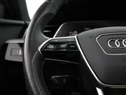 Audi e-tron 55 quattro 408pk S edition · SOH 94,8% · Panoramadak · Luchtvering · 360 Camera · Apple/Android Car Play · Stoelverwarming · 21'' Inch ·