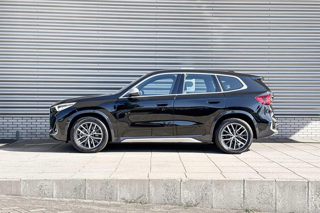 BMW iX1 xDrive30 Launch Edition 67 kWh